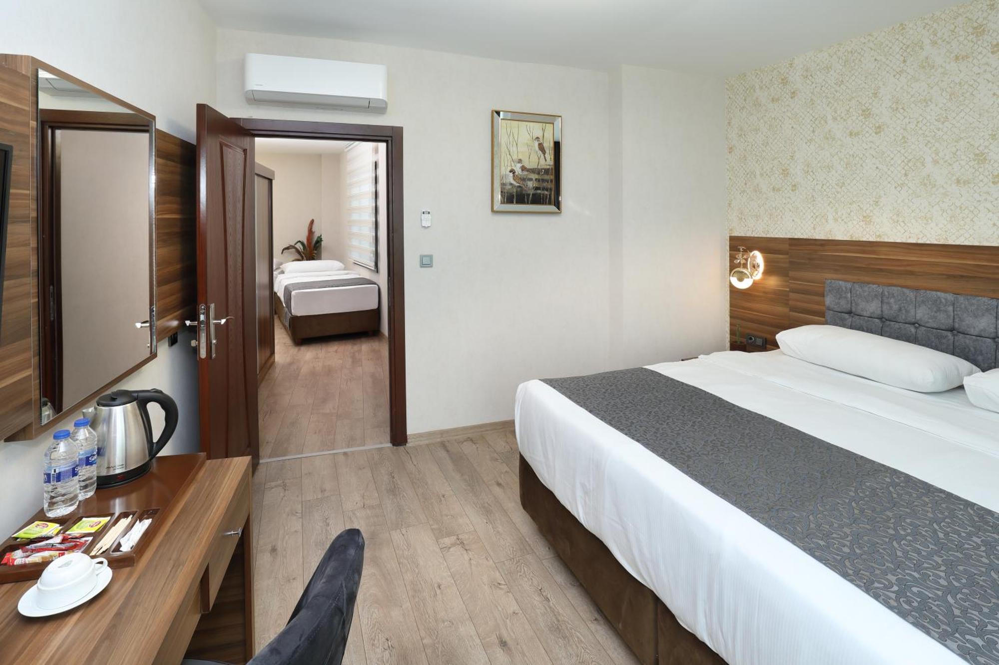 Adana Taskoeprue Hotel Eksteriør billede