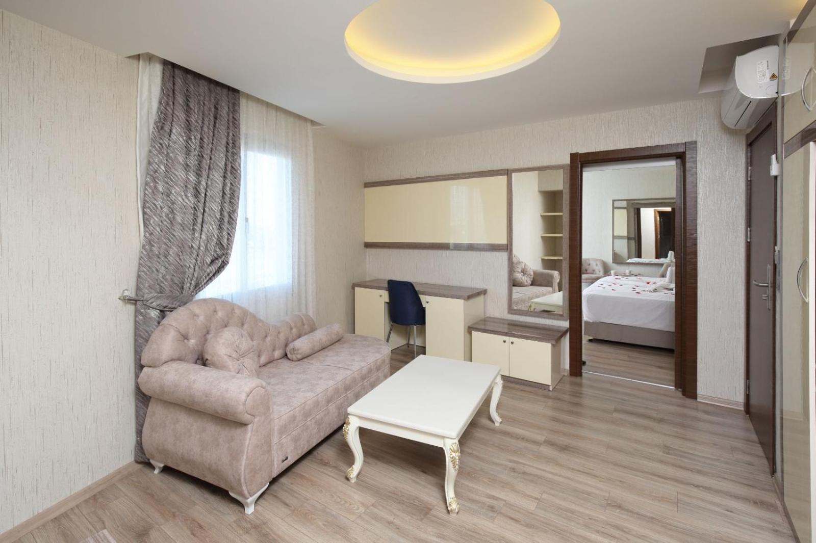 Adana Taskoeprue Hotel Eksteriør billede
